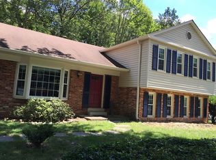10900 Paynes Church Dr, Fairfax, VA 22032