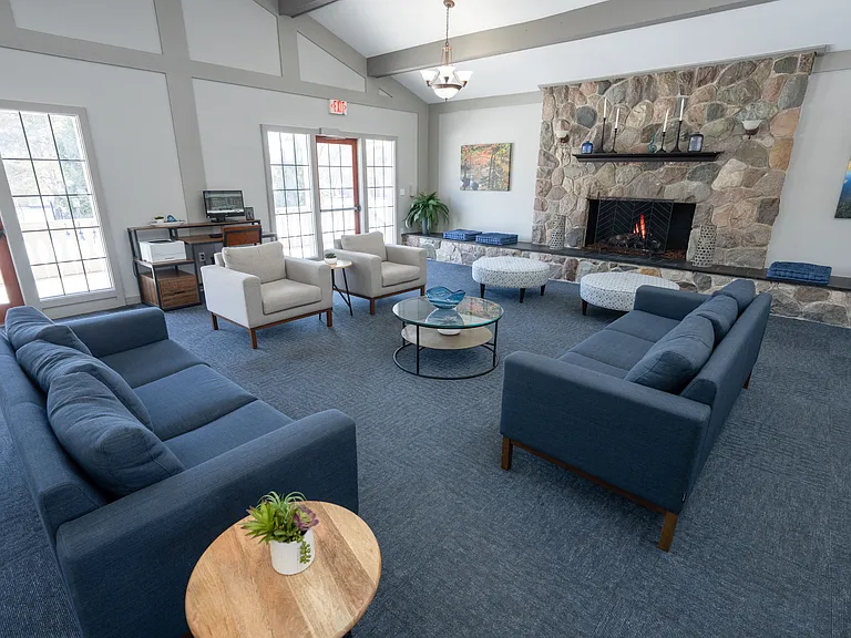Rivers Edge Apartments — Photo 14