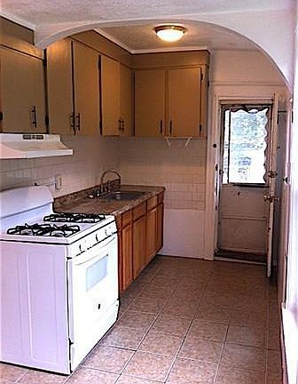 3rd image of 67 Crawford St APT 3