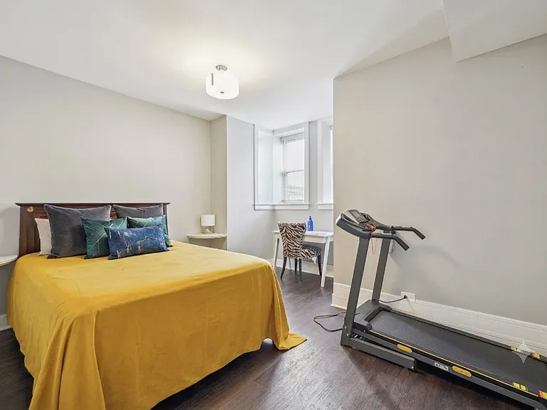 4345 S Langley Ave #1S — Photo 12