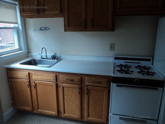 4th image of 261 Highland Ave APT 5