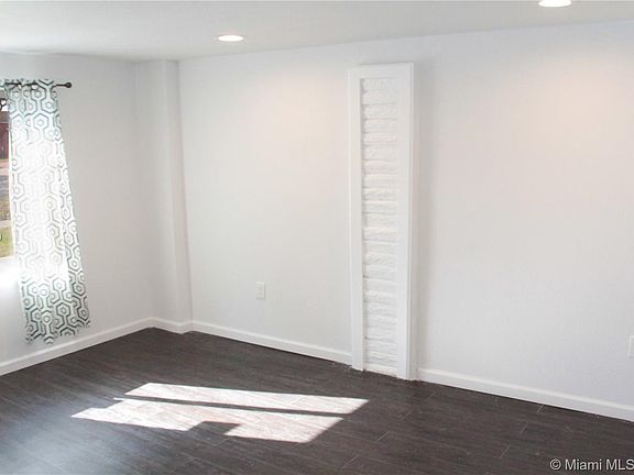 5th image of 1115 NW 131st St