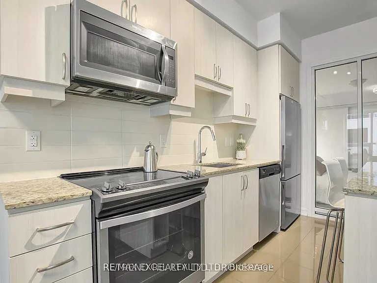 9199 Yonge St #608 — Photo 12
