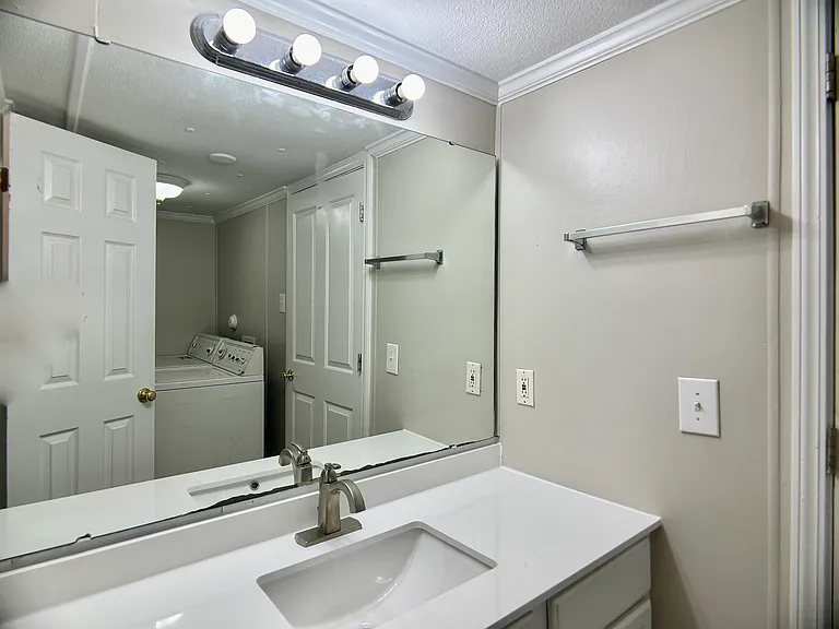 2145 Winston Rd — Photo 11