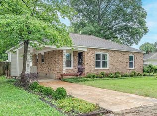 368 N Oak Grove Rd, Memphis, TN 38120