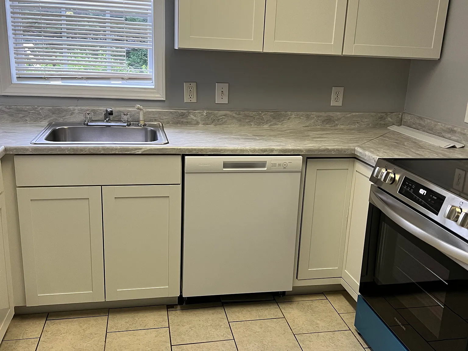 4 bed, 1391 sqft, $650 — Photo 1