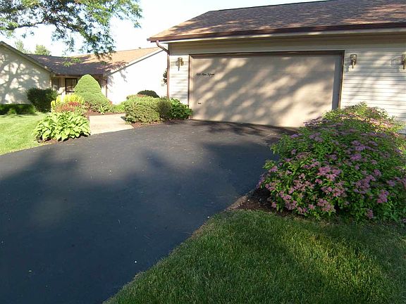 3rd image of 5915 Elaine Dr