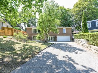 31 Queensborough Cres, Toronto, ON M9R 1A1
