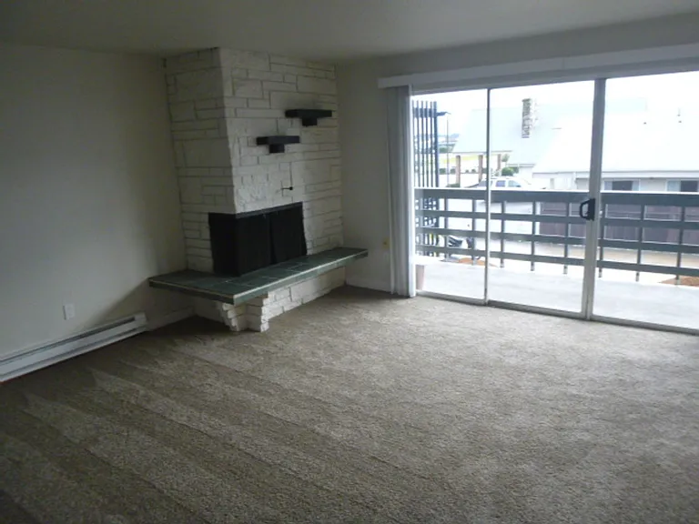 781 Ocean Shores Blvd NW — Photo 3