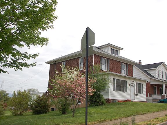 3rd image of 1204 Penmar Ave SE