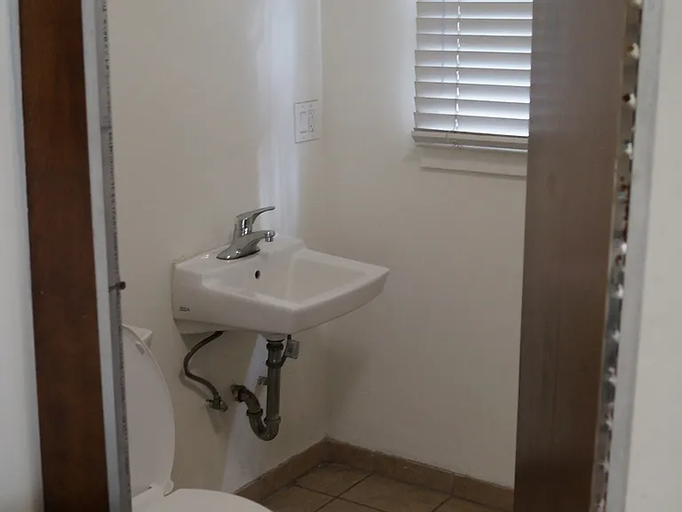 649 Gayley Ave — Photo 12