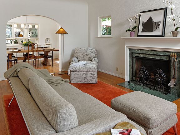 4th image of 7747 Ivanhoe Ave E