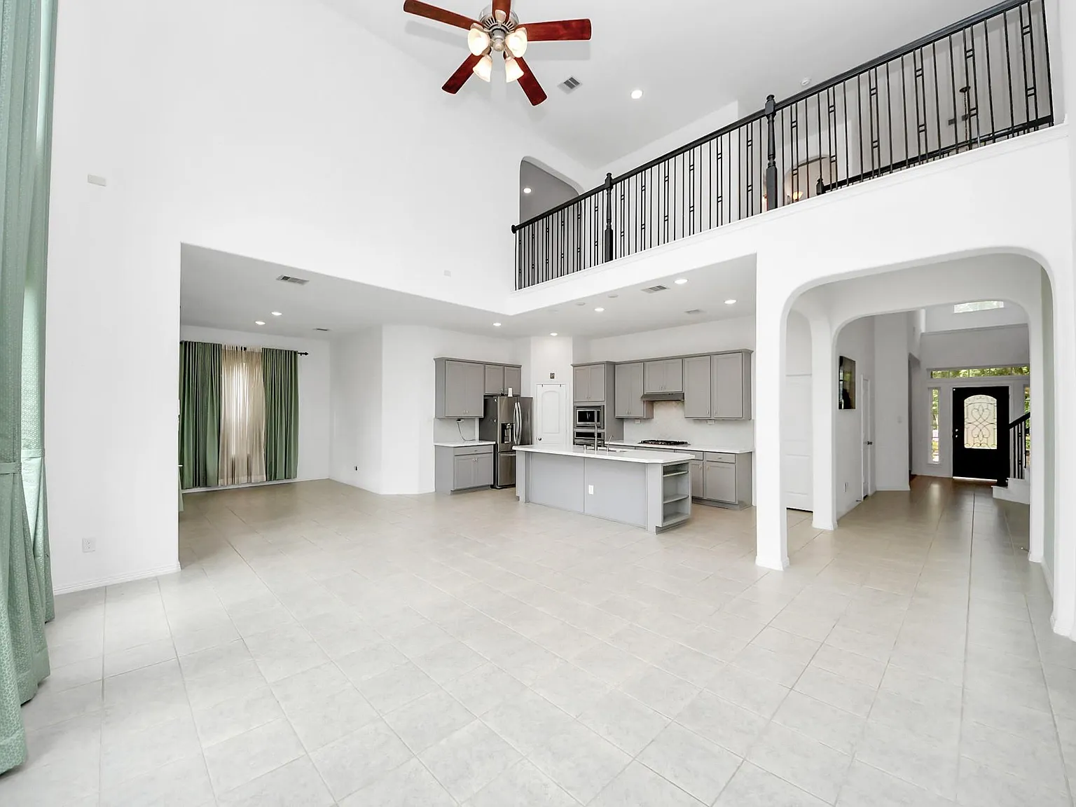 4 bed, 3.5 bath, 3457 sqft, $3,600 — Photo 4