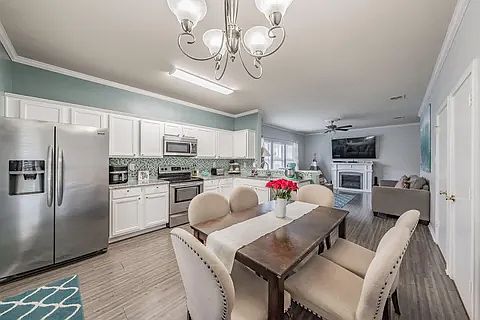 5th image of 5119 Draper St