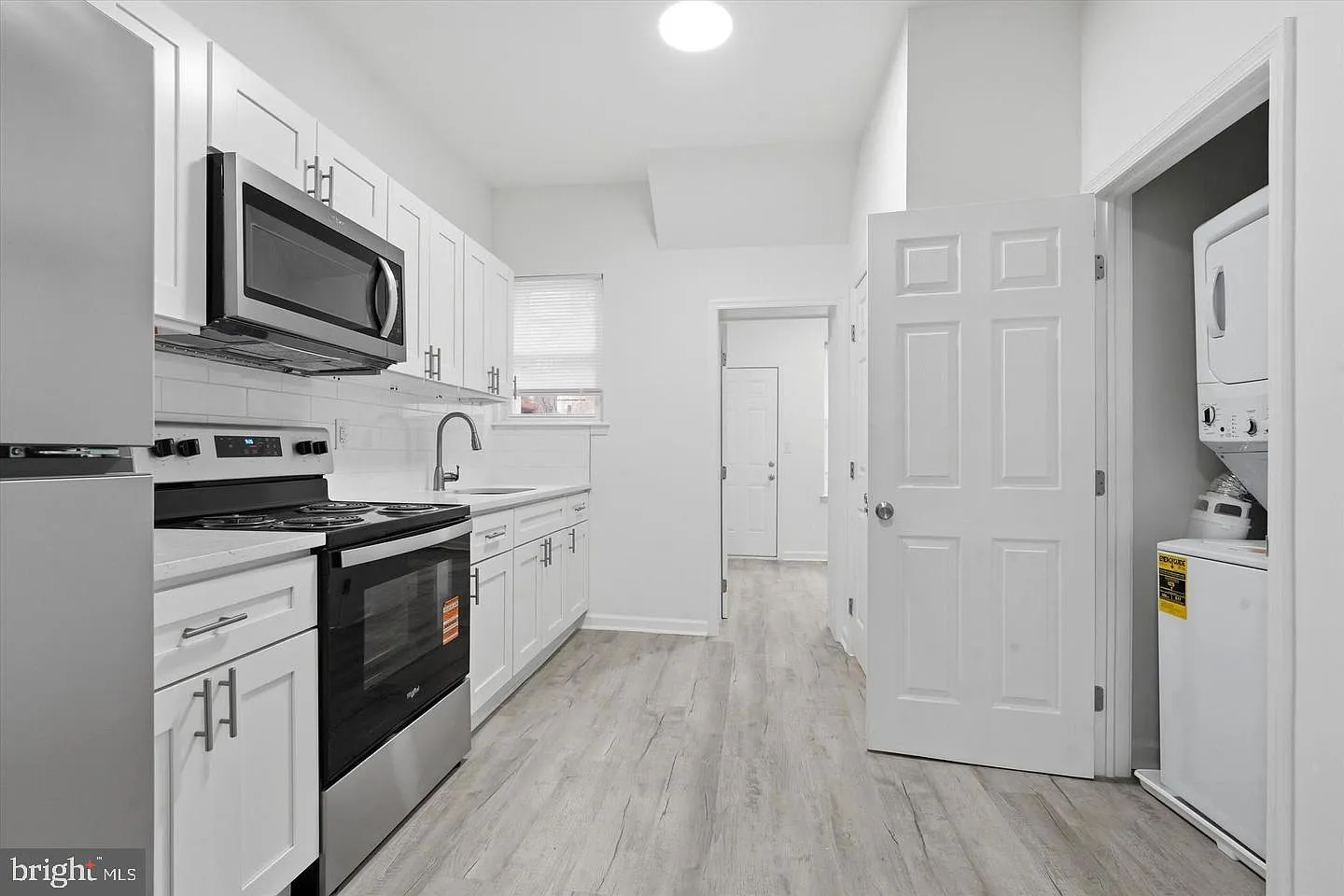 4 bed, 1.0 bath, 1260 sqft, $1,690 — Photo 1