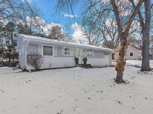 1911 Pine St W, Stillwater, MN 55082