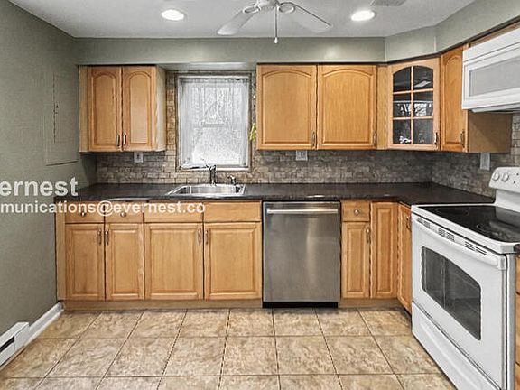 5th image of 1303 Brice St