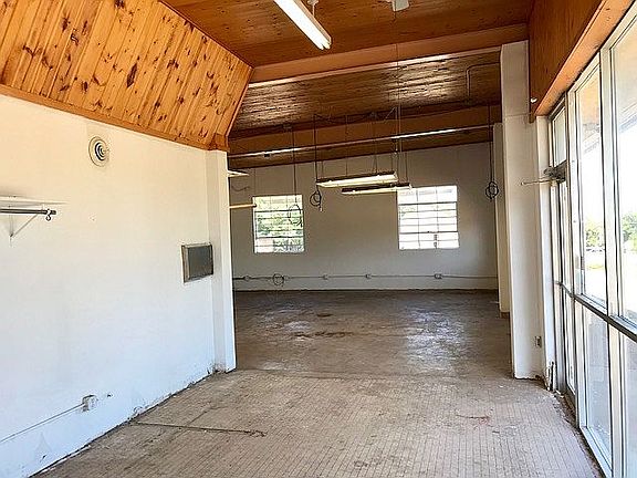 5th image of 2490 County Road E E