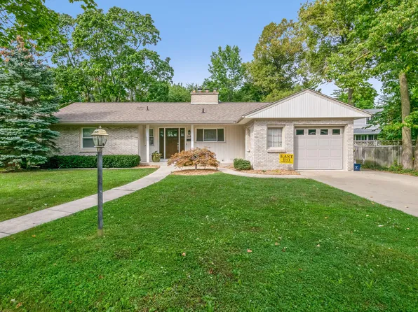 2643 Manor Dr SE, East Grand Rapids, MI 49506