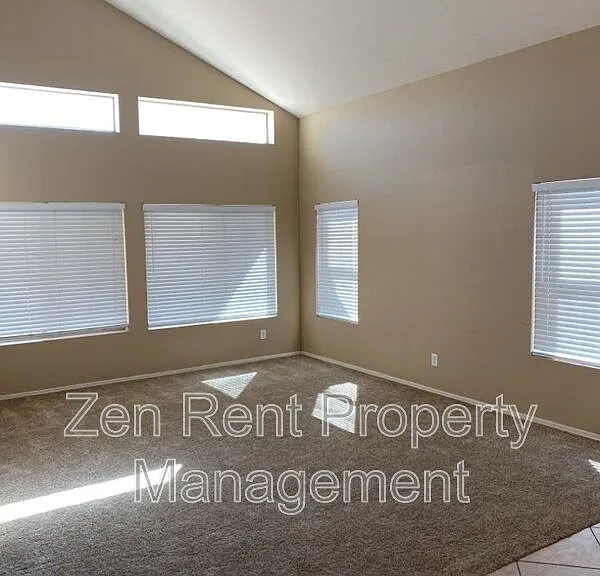 2541 W Canyon Way — Photo 3