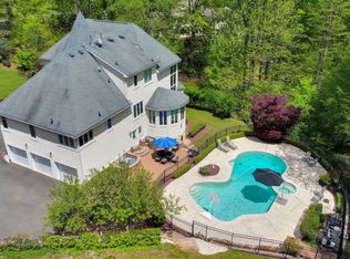 102 Mountainside Vw, Morganville, NJ 07751