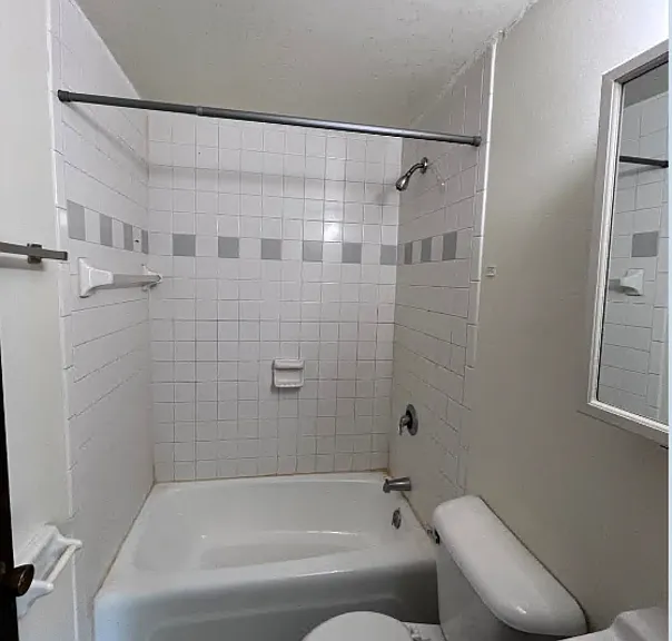 714 N Oak St #7 — Photo 5