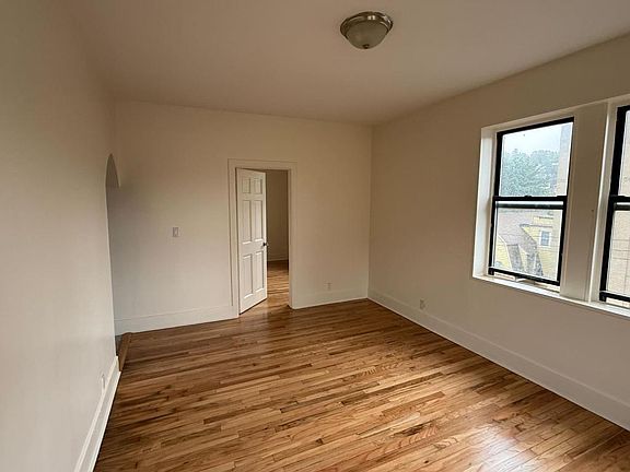 5th image of 497 Van Cortlandt Park Ave