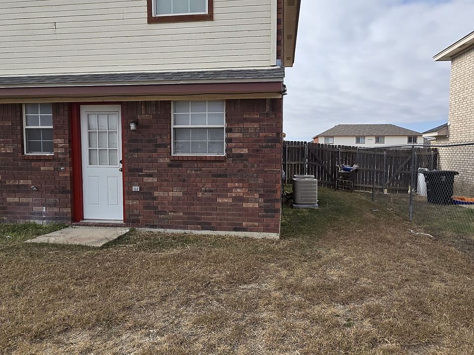 4406-A Alan Kent z back yard (2)