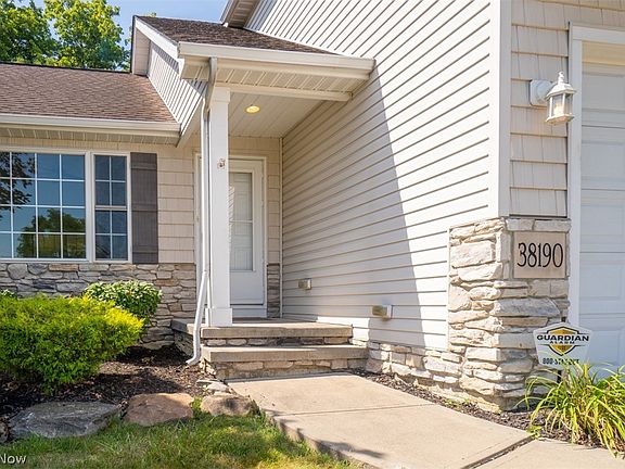 3rd image of 38190 Highgate Bluff Ln