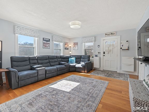 5th image of 97 Armstrong Road