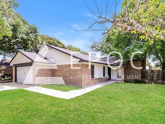 2nd image of 2408 Lago Trl