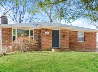 1427 Grant Rd, Saint Louis, MO 63119