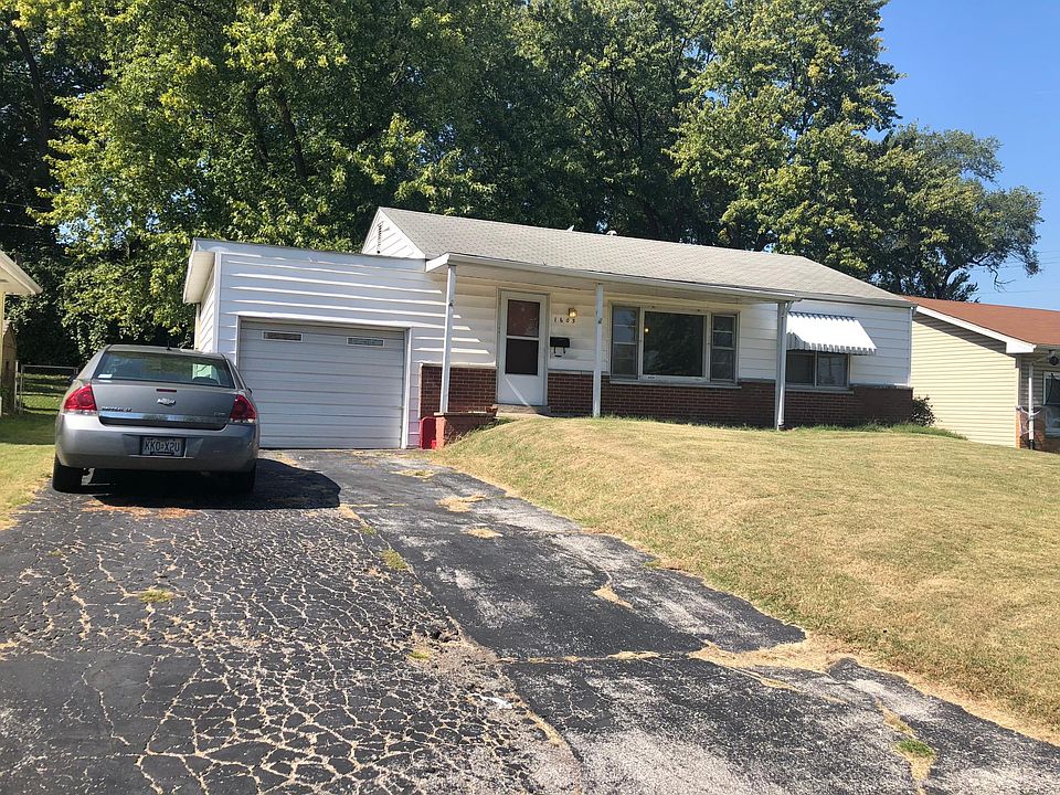 1st image of 1605 Clover Ln