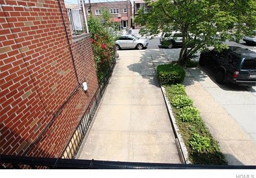 4th image of 739 Hollywood Ave