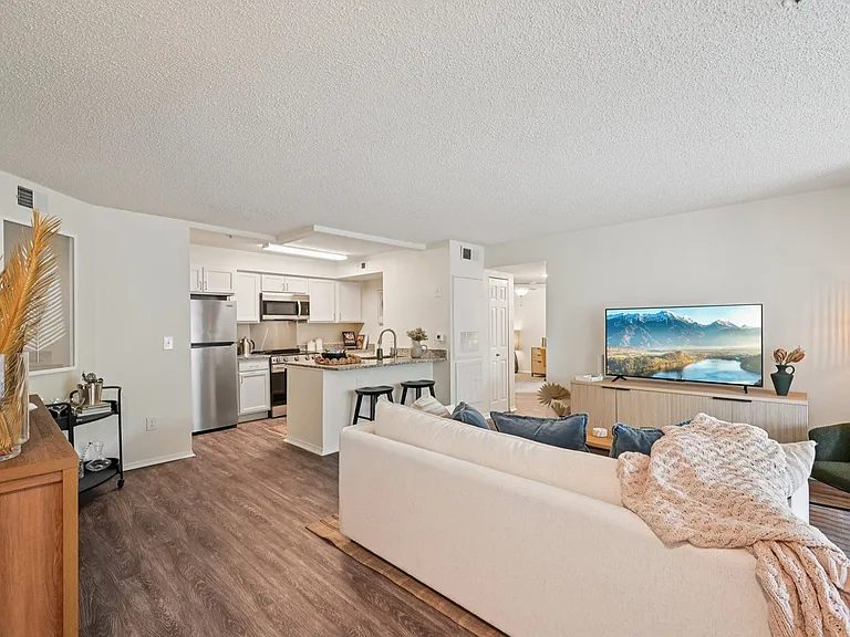 The Lucille Apartments — Photo 18