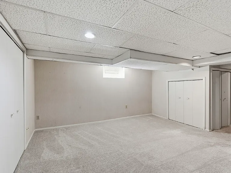 2840 Pine Grove Ave — Photo 35