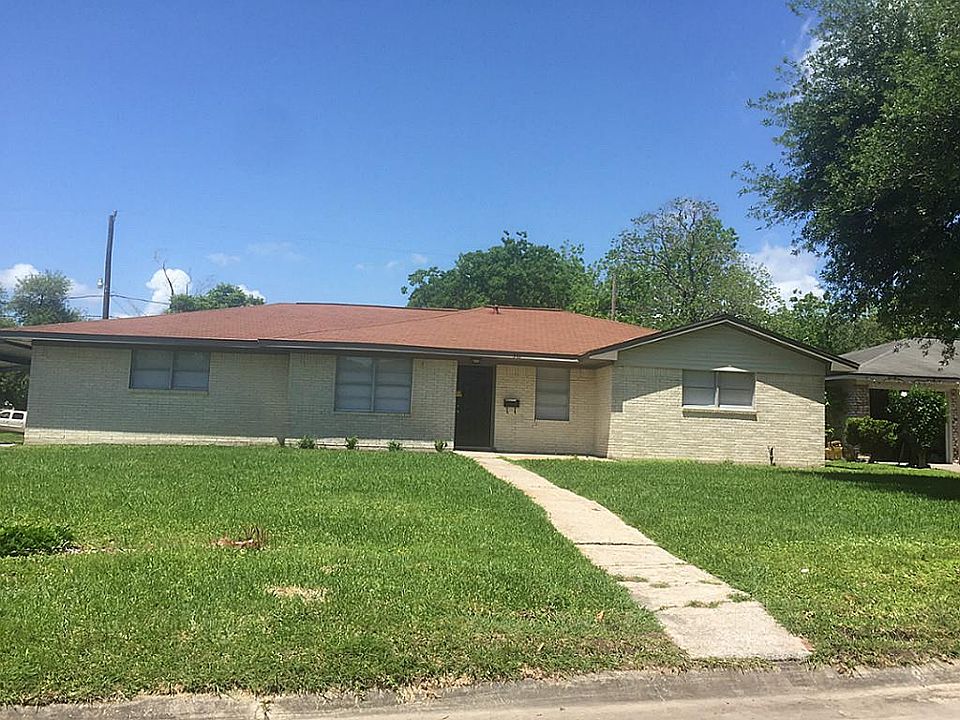 1st image of 310 Pamela Dr