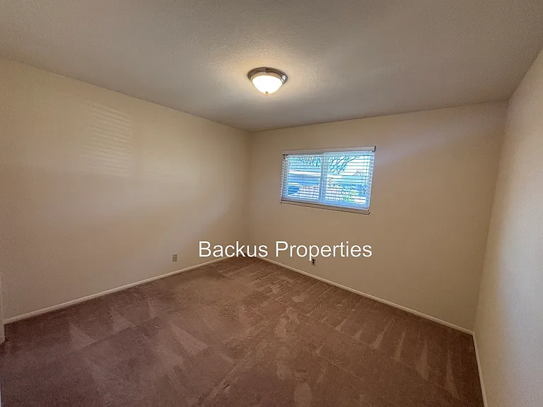 1150 San Diego Dr — Photo 21