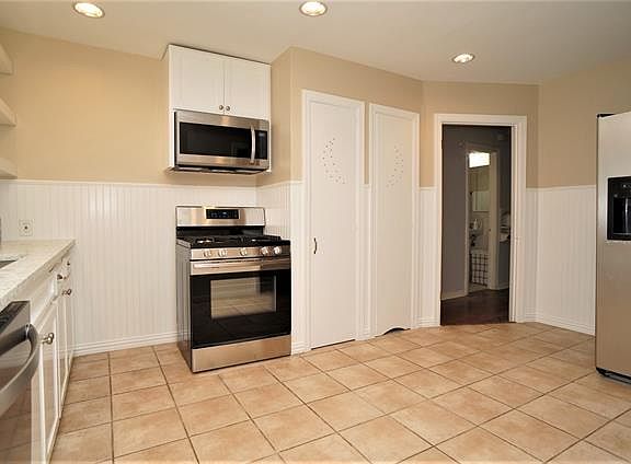3rd image of 9017 Santa Clara Dr