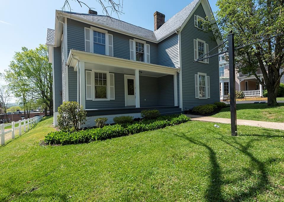 212 W Valley St, Abingdon, VA 24210 Zillow