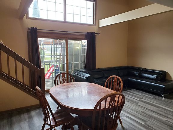 5th image of 1402 Oakleaf Ln #1402