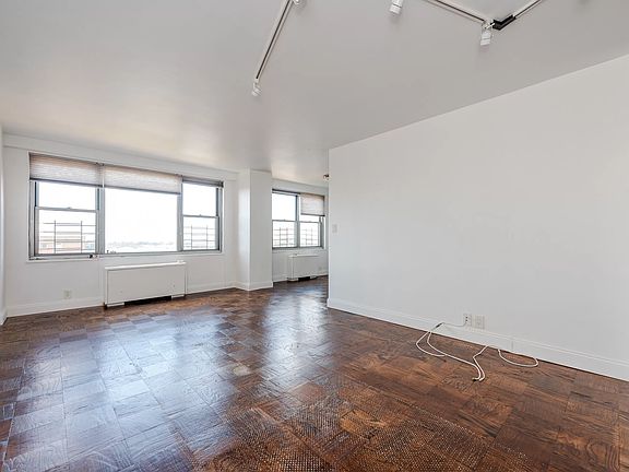 5th image of 70-25 Yellowstone Blvd #22N
