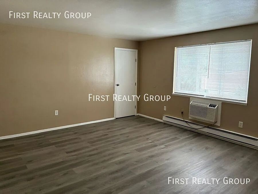 2 Bedroom, 1 Bath Upstairs Apt for Rent. Move In Ready! — Photo 4