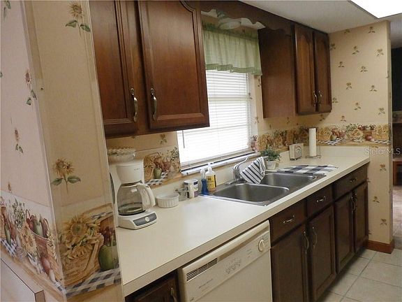 2nd image of 1085 Eagles Nest Ave