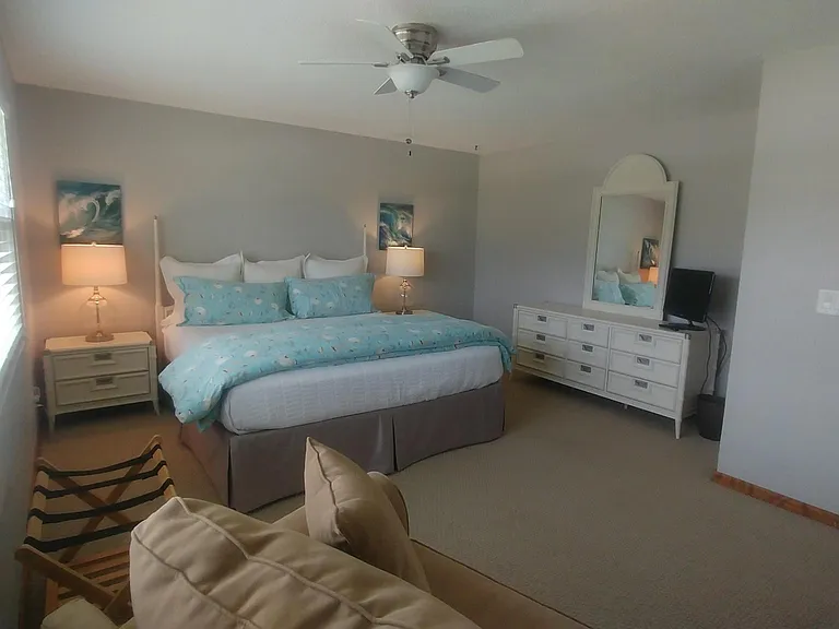 Second bedroom with pull out couch bed