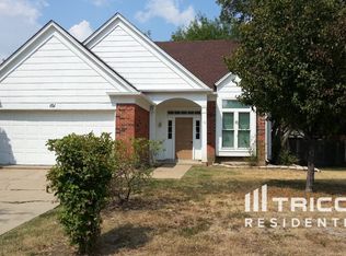 101 Juniper Dr, Arlington, TX 76018