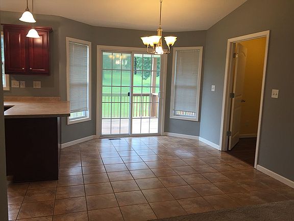 3rd image of 170 Glen Oak Dr