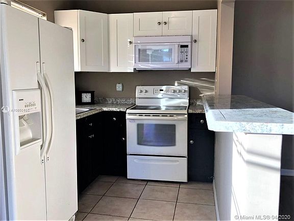 4th image of 2801 NE 49th St #4