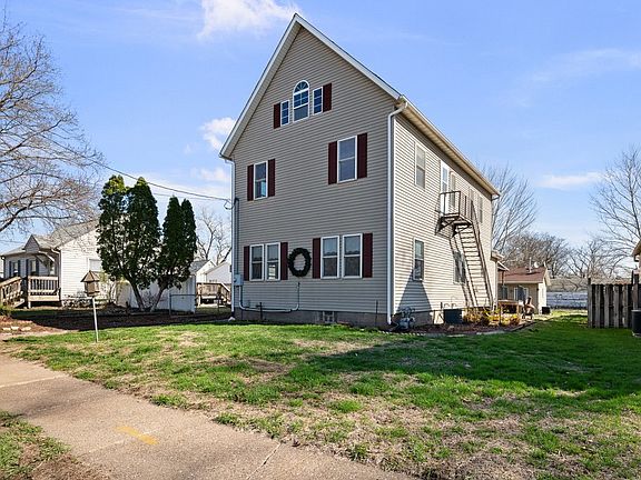 2nd image of 621 S Birchwood Ave