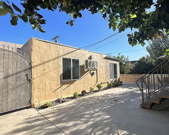 4th image of 1056 Winchester Ave #B